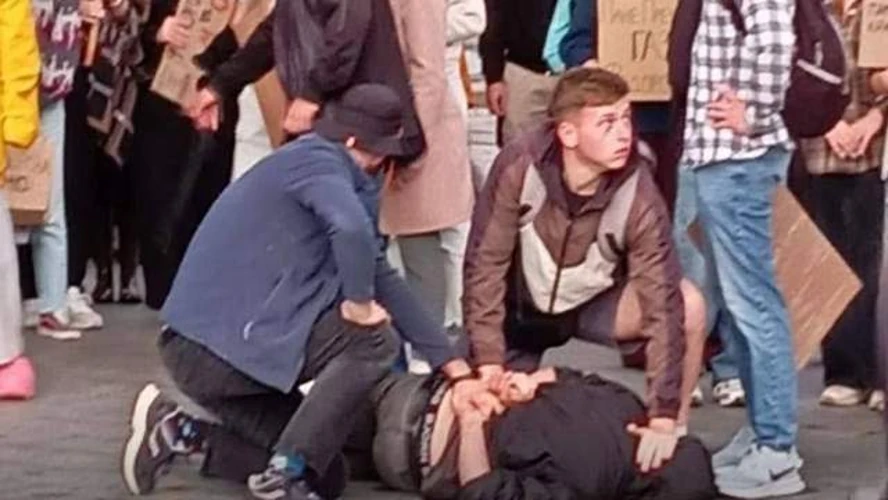 Затримання чоловіка з ножем під час мітингу на підтримку Михайла Федорова у Львові