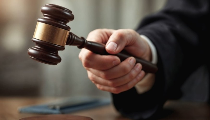 Повідомлення про підозру у побитті військового капелана та підполковника військовому полку «Скеля» (Фото: dbr.gov.ua)