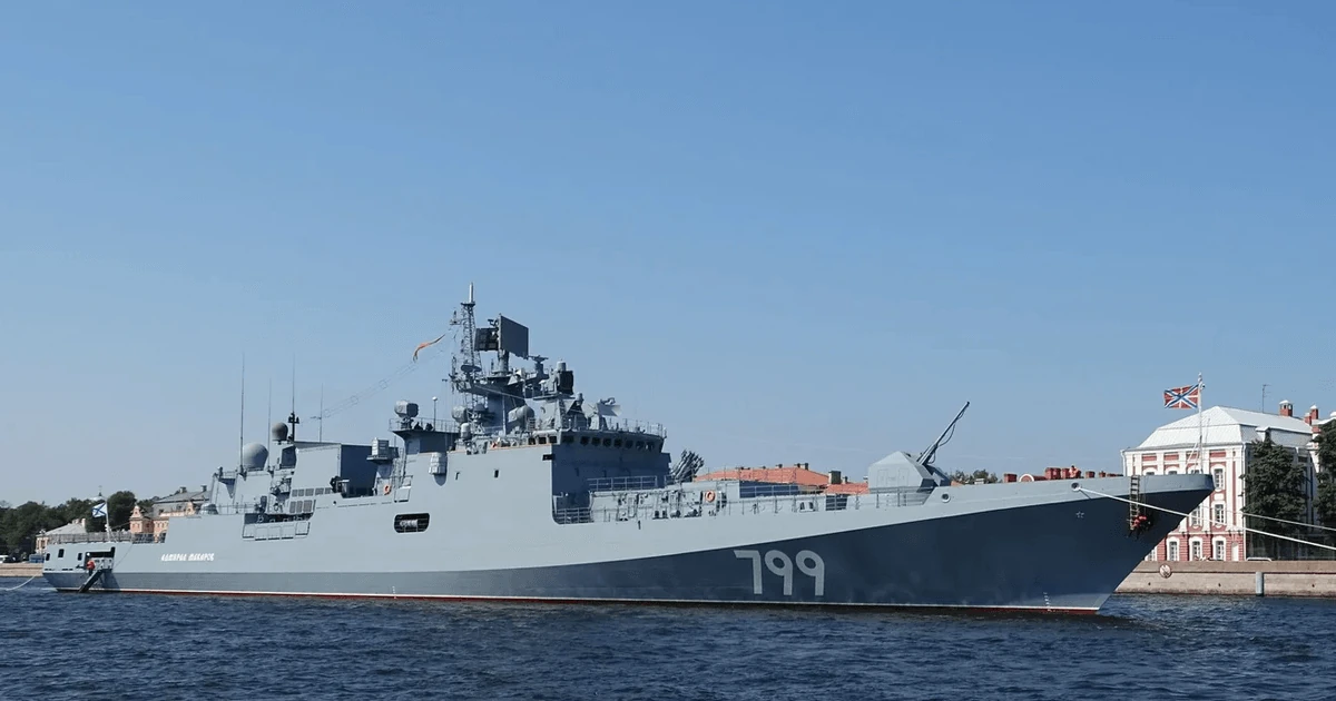 Пошкоджені російські військові кораблі в порту Новоросійська