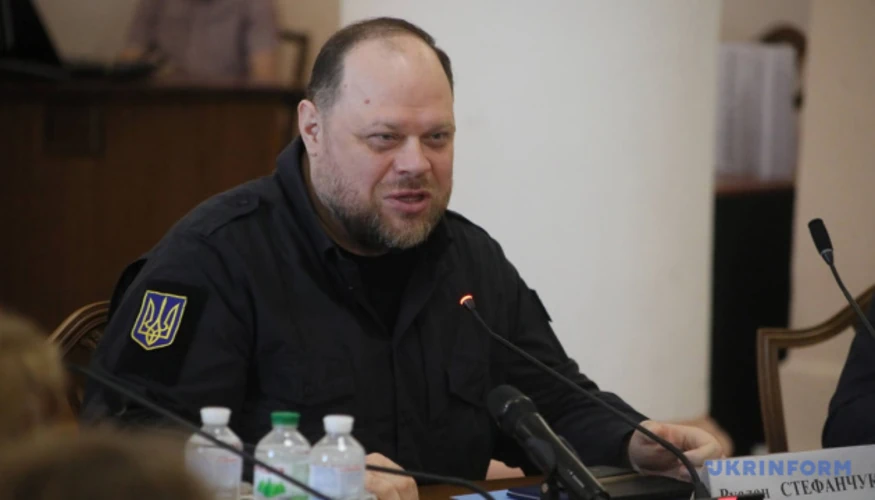 Голова Верховної Ради Руслан Стефанчук під час публічного виступу у Житомирі на тлі заходу з нагоди презентації напрацювань