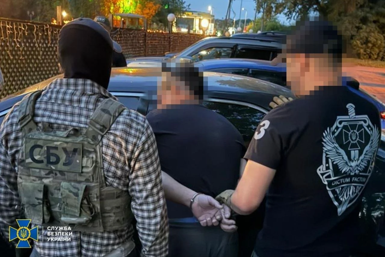 Замовлення кислотного замаху на блогера з Чернігівщини: СБУ назвала фігурантів справи