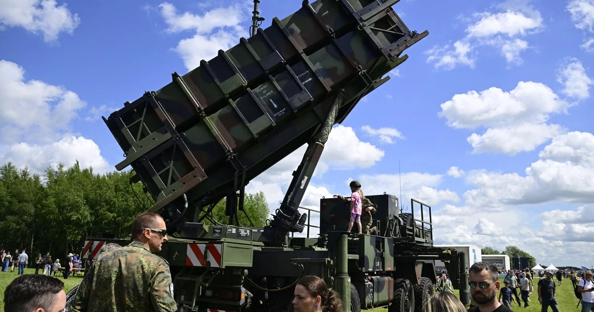 Хто веде переговори про Patriot і чиї інтереси представляє