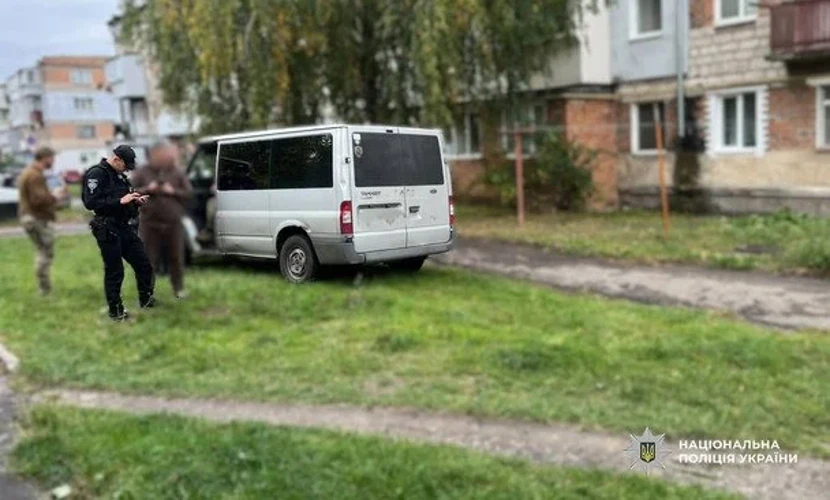 47-річний чоловік напав з ножем на військового ТЦК і поранив поліцейського у Шептицькому