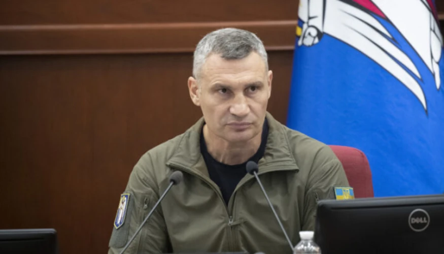 У Дніпровському районі Києва уламки дрона впали на відкритій території