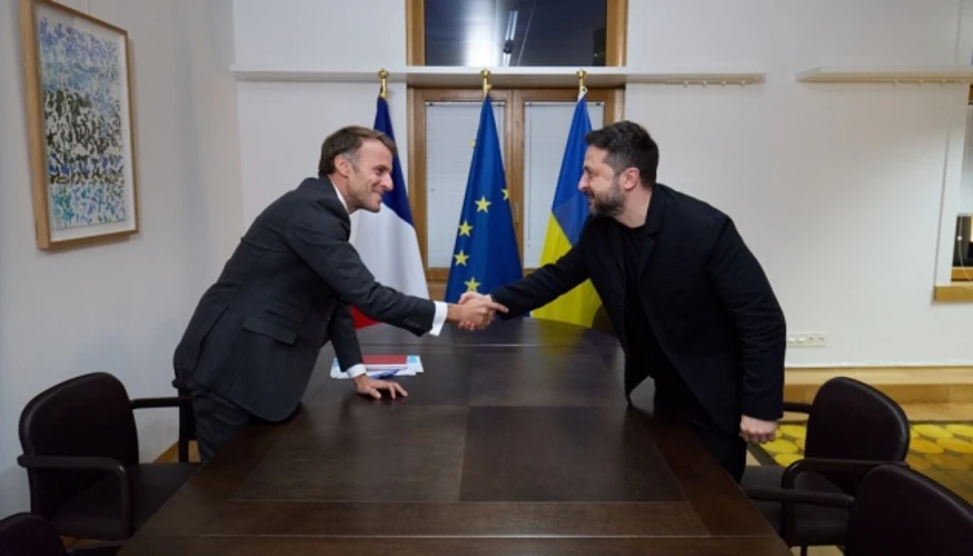 Хронологія заяв Макрона у Брюсселі: від липневих домовленостей до нових ракет і супутників
